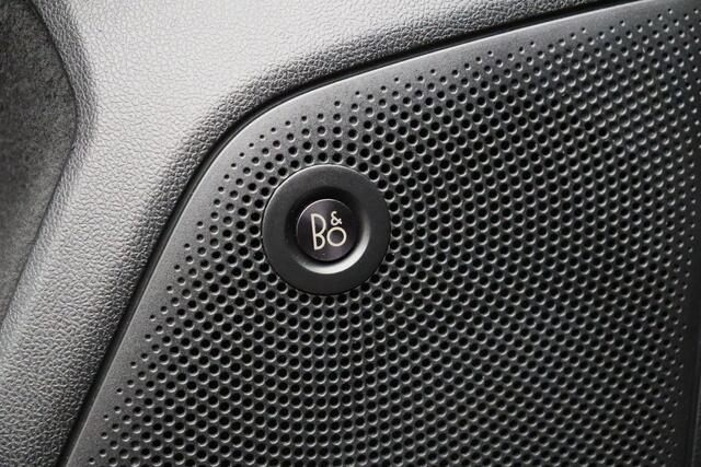 Ford FOCUS Wagon 1.0 EcoBoost ST Line Business 2019 | Navigatie | Stoelverwarming | Panoramadak | Carplay | Cruise Control | Onderhoudshistorie | D&DO Audio | Elektrische Stoelen | 2 Sleutels | Nationale Autopas