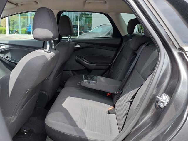 Ford FOCUS Wagon 1.0 EcoBoost 125pk Titanium | Origineel NL | Navi | Apple Carplay+Android Auto | Bi-Xenon | SONY Sound | Clima | Cruise | Keyless Entry | Pdc V+A+Assist+Camera | Privacy Glass | 17''lm