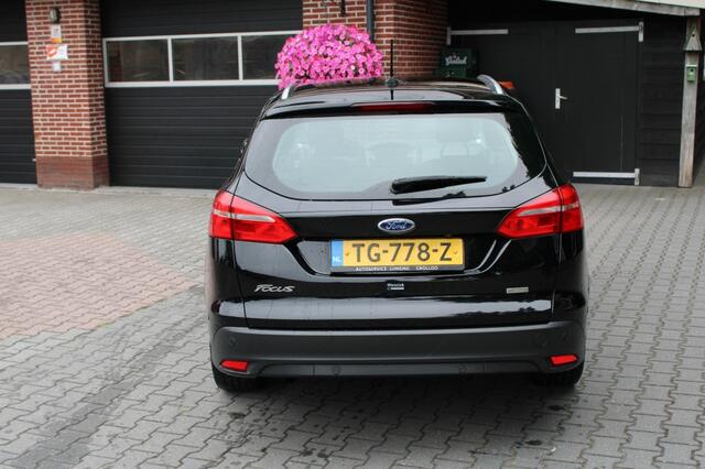 Ford FOCUS Wagon 1.0 TITANIUM - Navi Clima Parkeersensoren