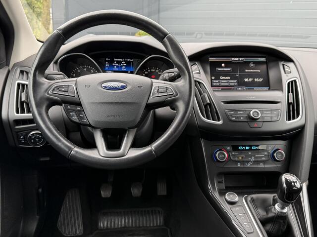 Ford FOCUS Wagon 1.0 ST-Line Navi,Clima,Camera,Cruise,PDC V+A,N.A.P,6-Bak,Nieuwe APK bij Aflevering