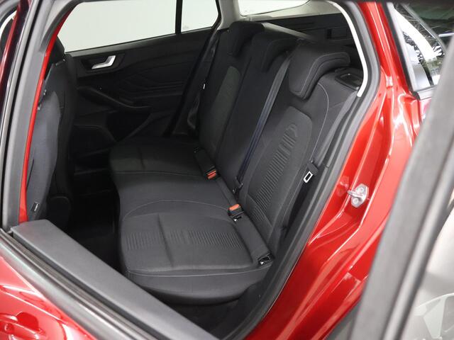 Ford FOCUS Wagon 1.0 EcoBoost Active Business | Winterpakket | Cruise Control Adaptief | Parkeercamera | Climate Control | B&O | Navigatie | Keyless Go |