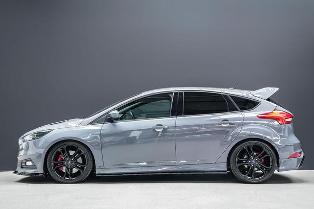 Ford FOCUS ST 2.0 250PK Performance pack |Maxton splitterset|RS-spoiler|KW-supensions|cruise control|parkeercamera|stoelverwarming|Bi-xenon|19" performance wielen|