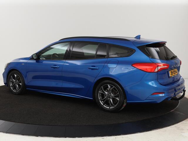 Ford FOCUS 1.0 EcoBoost ST Line | Stoel & stuurverwarming | Camera | Trekhaak | Climate control | Carplay | Navigatie | Cruise control