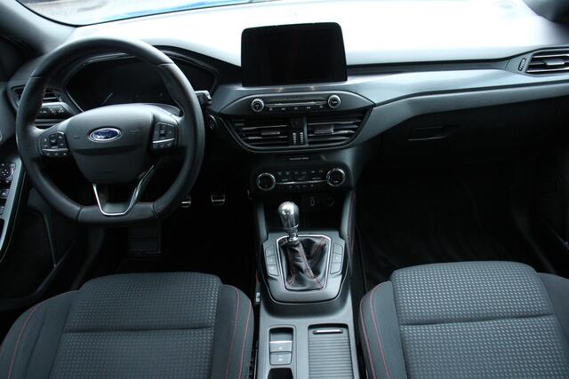 Ford FOCUS 1.0 EcoBoost ST X Line Business STOEL, STUURVERWARMING, TREKHAAK, BOSE