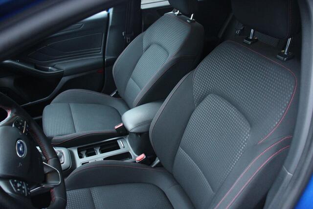 Ford FOCUS 1.0 EcoBoost ST X Line Business STOEL, STUURVERWARMING, TREKHAAK, BOSE