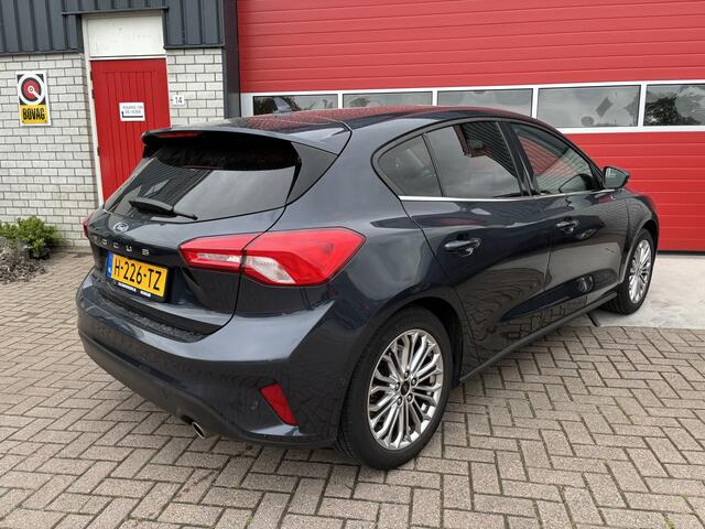 Ford FOCUS 1.0 EcoBoost Titanium Business FULL LED / KEYLESS / CAMERA / STOELVERW / STUURVERW / ACC / PDC / NL-AUTO