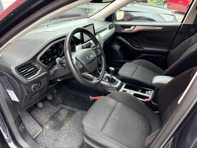 Ford FOCUS 1.0 EcoBoost Titanium Business FULL LED / KEYLESS / CAMERA / STOELVERW / STUURVERW / ACC / PDC / NL-AUTO