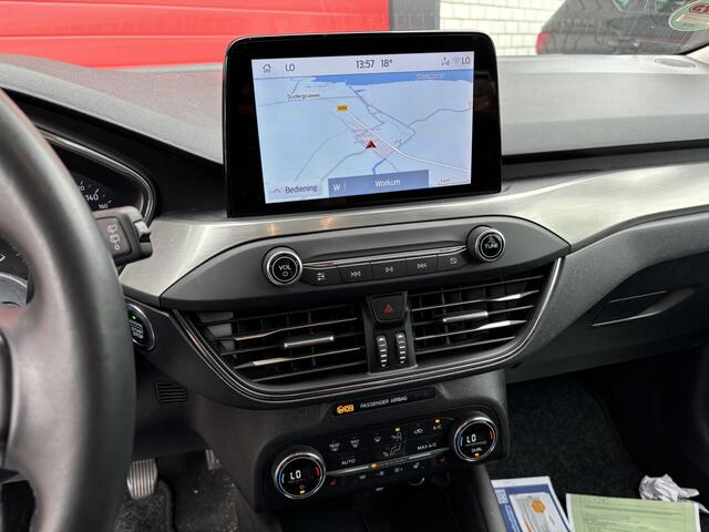 Ford FOCUS 1.0 EcoBoost Titanium Business FULL LED / KEYLESS / CAMERA / STOELVERW / STUURVERW / ACC / PDC / NL-AUTO