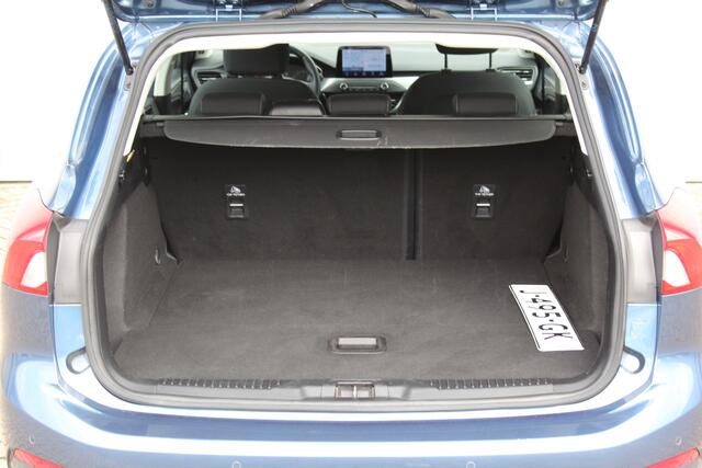 Ford FOCUS Wagon 1.5 EcoBlue Titanium Stoel, stuur en vooruit verwarming , Bluetooth, Parkeersensoren V+A, Camera, Duozone climate, super nette fijn rijdende Focus voor nog jaren plezier.