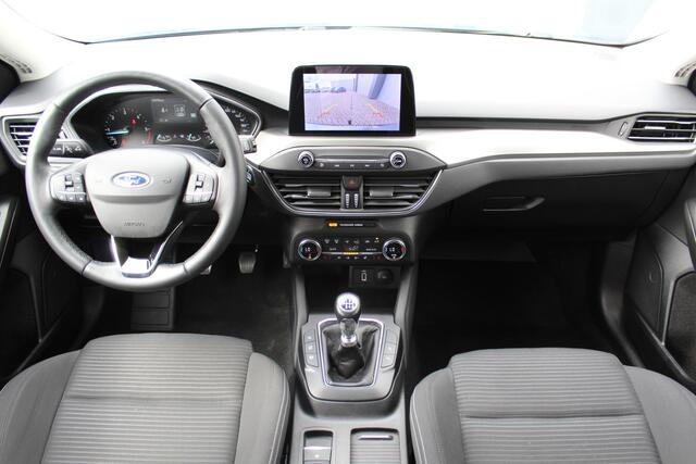 Ford FOCUS Wagon 1.5 EcoBlue Titanium Stoel, stuur en vooruit verwarming , Bluetooth, Parkeersensoren V+A, Camera, Duozone climate, super nette fijn rijdende Focus voor nog jaren plezier.