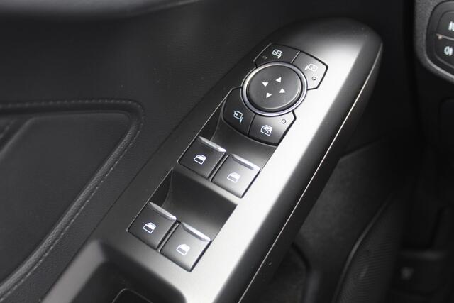 Ford FOCUS Wagon 1.5 EcoBlue Titanium Stoel, stuur en vooruit verwarming , Bluetooth, Parkeersensoren V+A, Camera, Duozone climate, super nette fijn rijdende Focus voor nog jaren plezier.