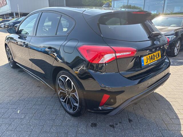 Ford FOCUS 1.0 EcoBoost Titanium Business ST-Line Camera / Navigatie / Keyless / B&O / 17'' / Stuurverwarming / DAB / Dodehoek / Cruise Control