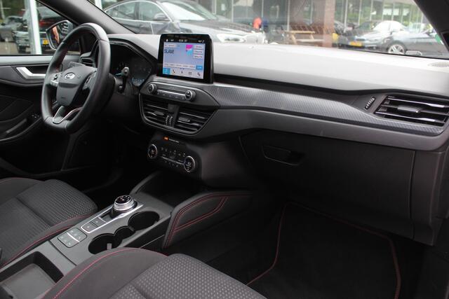 Ford FOCUS 1.0 EcoBoost Titanium Business ST-Line Camera / Navigatie / Keyless / B&O / 17'' / Stuurverwarming / DAB / Dodehoek / Cruise Control