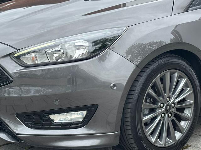 Ford FOCUS ST-Line EcoBoost 125 pk | Navi | Trekhaak | Parkeersensoren V+A | 100% dealer onderhouden | Clima