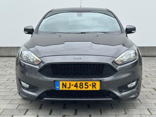 Ford FOCUS ST-Line EcoBoost 125 pk | Navi | Trekhaak | Parkeersensoren V+A | 100% dealer onderhouden | Clima
