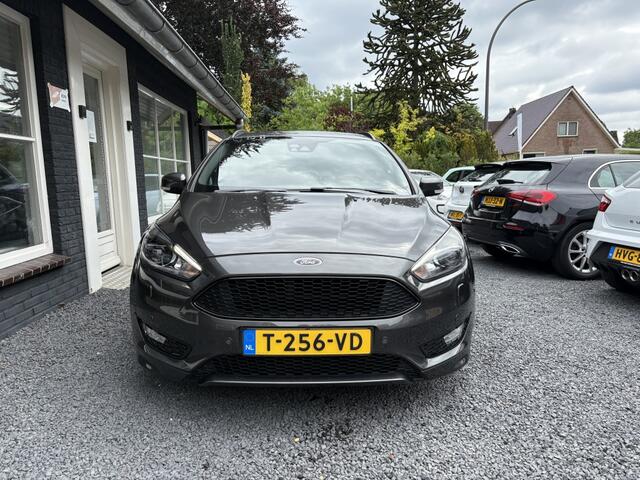 Ford FOCUS 1.5 ST-Line CAMERA | 19 INCH | STOELVERW | STUURVERW