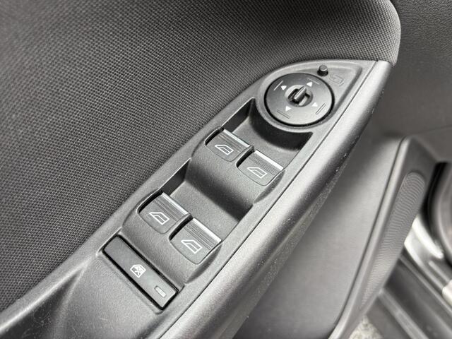 Ford FOCUS 1.5 ST-Line CAMERA | 19 INCH | STOELVERW | STUURVERW