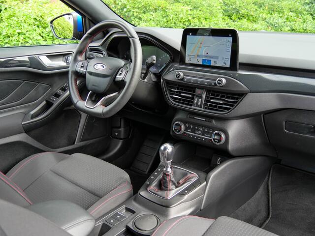 Ford FOCUS 1.0 EcoBoost ST Line Business | CAMERA | NAVIGATIE | WINTERPACK |