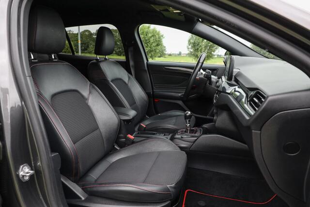 Ford FOCUS Wagon EcoBoost ST Line ? Carplay ? Camera ? Stoelverwarming
