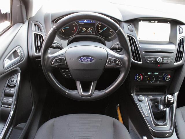 Ford FOCUS Wagon 1.0 Titanium | Navi | Cruise | Park sens | Trekhaak