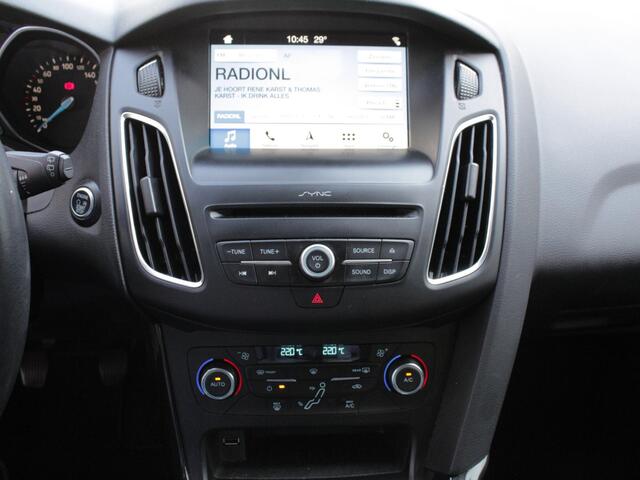 Ford FOCUS Wagon 1.0 Titanium | Navi | Cruise | Park sens | Trekhaak