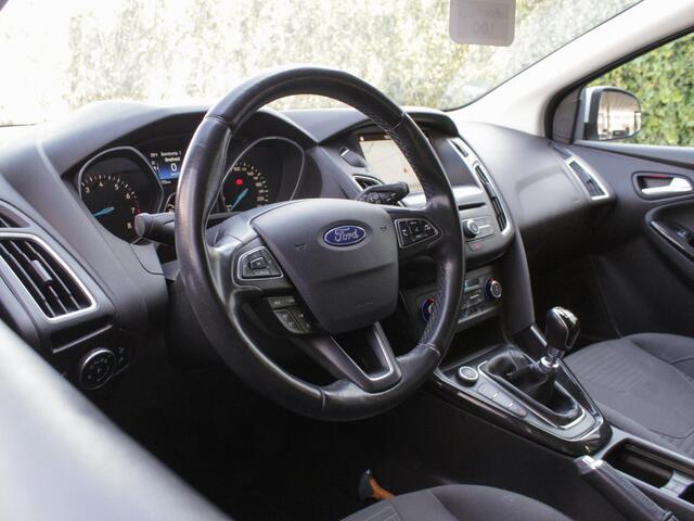 Ford FOCUS Wagon 1.0 Titanium | Navi | Cruise | Park sens | Trekhaak