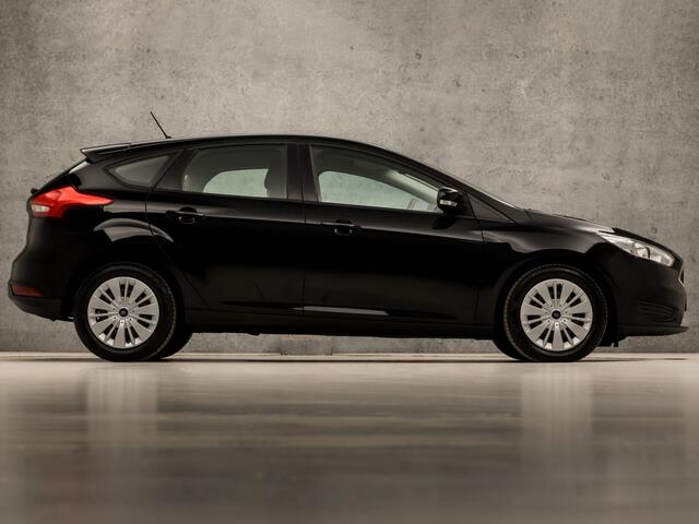 Ford FOCUS 1.0 Trend (AIRCO, STUURWIEL MULTIFUNCTIONEEL, START/STOP, SPORTSTOELEN, ELEK RAMEN, NIEUWSTAAT)