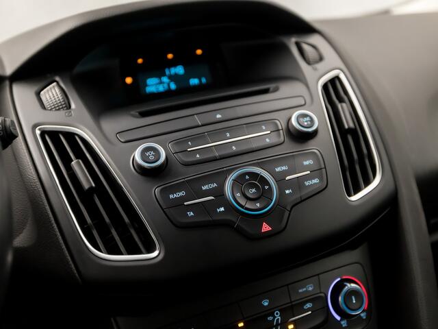 Ford FOCUS 1.0 Trend (AIRCO, STUURWIEL MULTIFUNCTIONEEL, START/STOP, SPORTSTOELEN, ELEK RAMEN, NIEUWSTAAT)