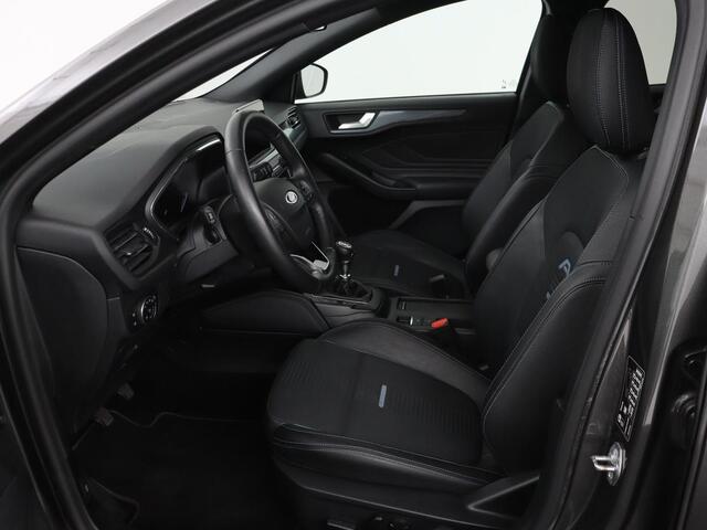 Ford FOCUS 1.0 EcoBoost Active | Trekhaak | Half leder | Stoel & stuurverwarming | B&O Sound | Camera | Adaptive cruise | Climate control | Keyless | Full LED
