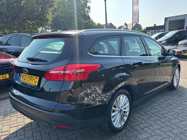 Ford FOCUS 1.0 Titanium Zwart 2016 NL Auto