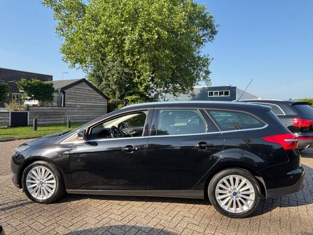 Ford FOCUS 1.0 Titanium Zwart 2016 NL Auto