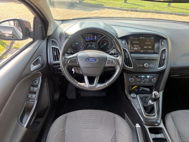 Ford FOCUS 1.0 Titanium Zwart 2016 NL Auto
