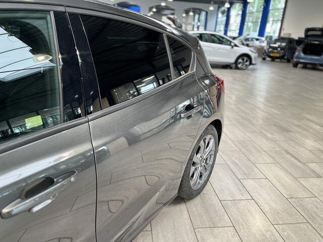 Ford FOCUS ST-Line EcoBoost Hybrid 155 pk Winter Pack | Camera | Adapt. cruise | Camera | Draadloos Apple Carplay |