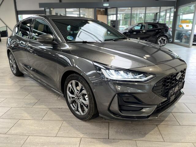Ford FOCUS ST-Line EcoBoost Hybrid 155 pk Winter Pack | Camera | Adapt. cruise | Camera | Draadloos Apple Carplay |