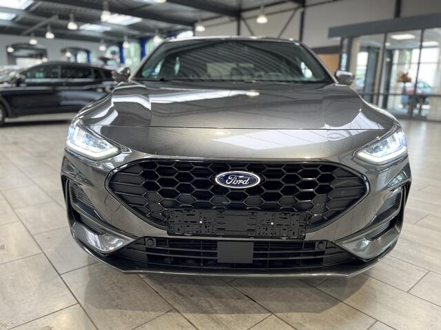 Ford FOCUS ST-Line EcoBoost Hybrid 155 pk Winter Pack | Camera | Adapt. cruise | Camera | Draadloos Apple Carplay |