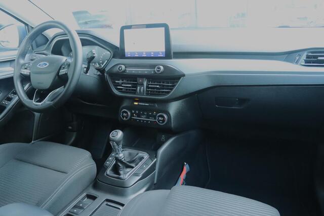 Ford FOCUS 1.0 ECOBOOST HYBRID TITANIUM | LED | WINTER PACK | CAMERA | KEY-LESS | CARPLAY