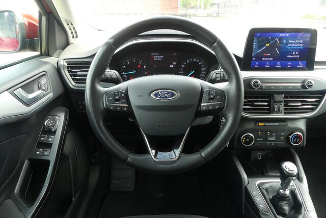Ford FOCUS 1.0 EcoBoost Trend Edition Business CRUISE, WINTER PACK, TREKHAAK 1.100KG, PDC V&A, APPLE CARPLAY/ANDROID AUTO, 102.613KM