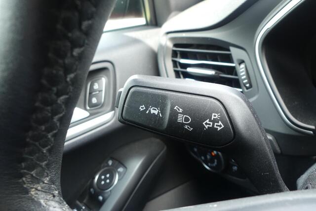 Ford FOCUS 1.0 EcoBoost Trend Edition Business CRUISE, WINTER PACK, TREKHAAK 1.100KG, PDC V&A, APPLE CARPLAY/ANDROID AUTO, 102.613KM