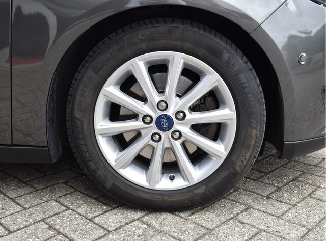 Ford FOCUS Wagon 1.5 150pk Titanium / Carplay / Navigatie / Keyless / PDC v+a / Trekhaak