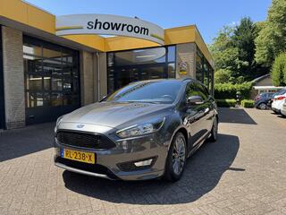 ford-focus-wagon-1.5-st-line-airco-