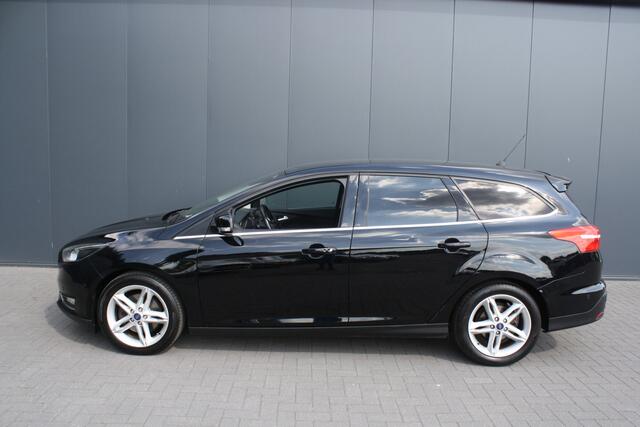 Ford FOCUS Wagon 1.5 Titanium - NAVIGATIE - CAMERA - TREKHAAK - PDC - RIJKLAAR