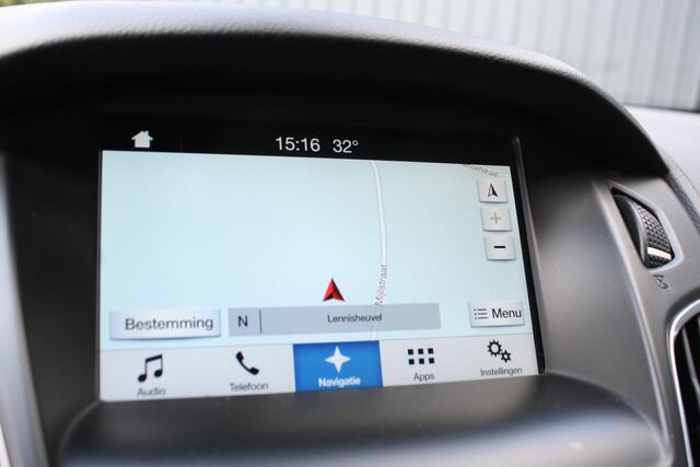 Ford FOCUS Wagon 1.5 Titanium - NAVIGATIE - CAMERA - TREKHAAK - PDC - RIJKLAAR