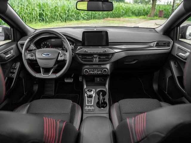 Ford FOCUS 1.5 EcoBoost ST Line Pano B&O ACC Keyless
