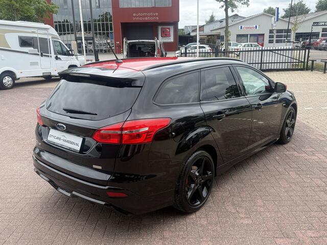 Ford FOCUS 1.0 ST-Line 125 pk apple carplay camera climate ctr spoiler pakket getint glas lmv 18 inch 1e eigenaar