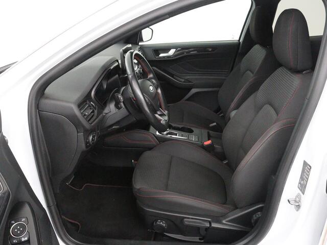 Ford FOCUS 1.5 EcoBoost ST Line X | Camera | Carplay | Trekhaak | Full LED | Navigatie | Keyless | Digital Cockpit | Climate control | Parkeerhulp | Cruise control