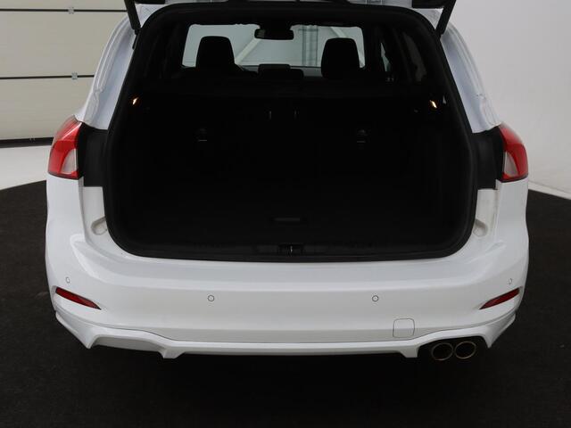 Ford FOCUS 1.5 EcoBoost ST Line X | Camera | Carplay | Trekhaak | Full LED | Navigatie | Keyless | Digital Cockpit | Climate control | Parkeerhulp | Cruise control