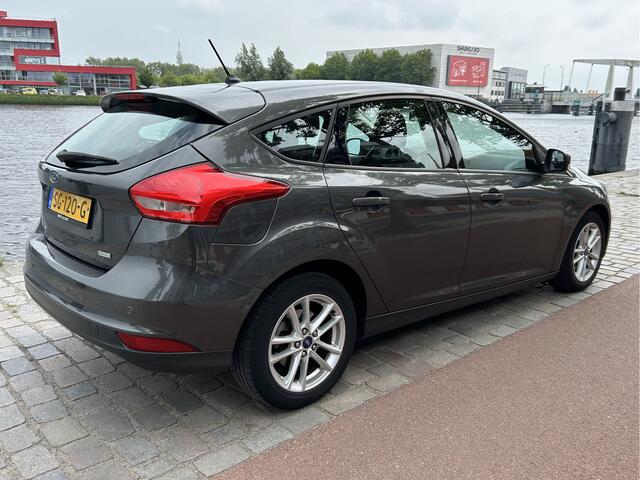 Ford FOCUS 1.0 Lease Edition Navi Airco/ECC PDC