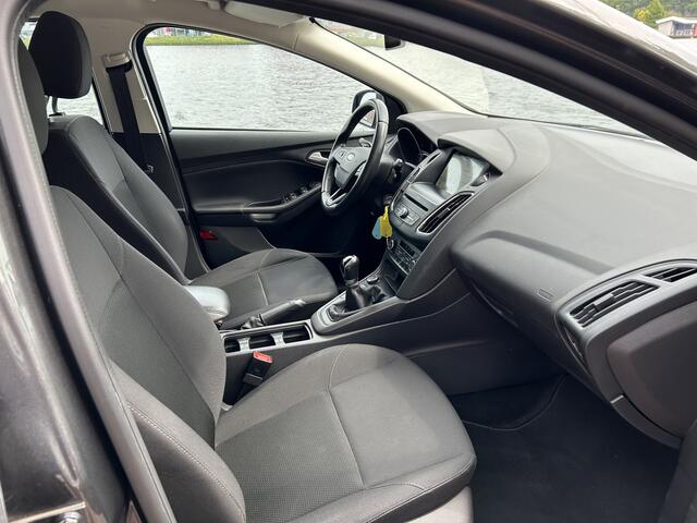 Ford FOCUS 1.0 Lease Edition Navi Airco/ECC PDC