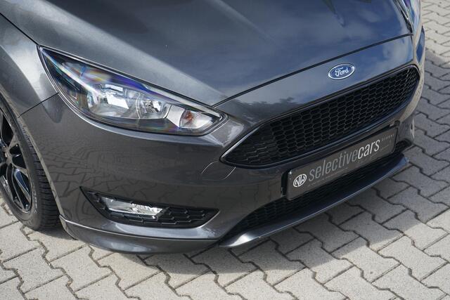Ford FOCUS 1.0 ST-Line , Camera, AppleCarplay, PDC, Cruise, 140Pk, Nieuwe APK.