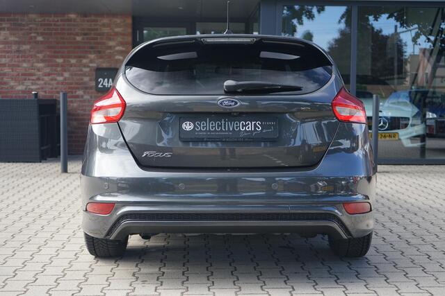 Ford FOCUS 1.0 ST-Line , Camera, AppleCarplay, PDC, Cruise, 140Pk, Nieuwe APK.